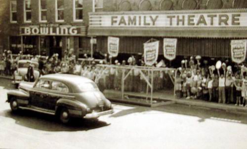 Family Theatre on Monroe - 1941 PIC FROM RON GROSS